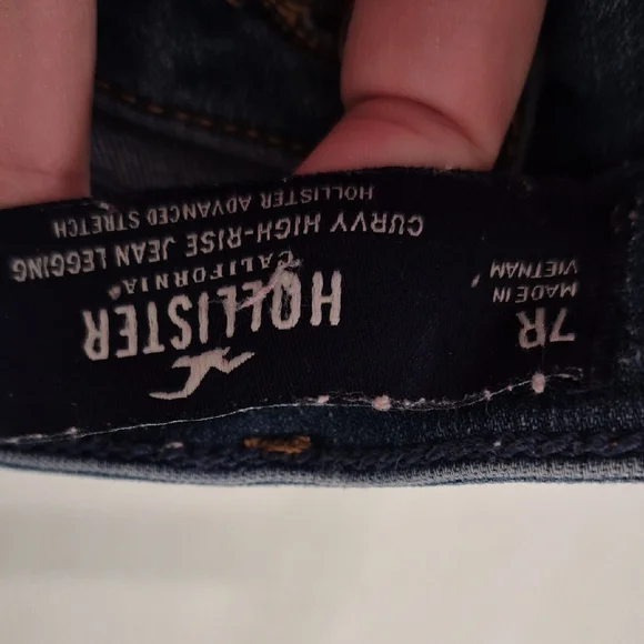 Blue Jeans - Picture 3 of 6